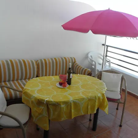 Oceanfront La Arena Appartement *